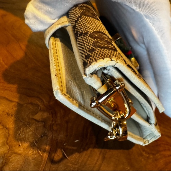 Gucci
GG Princy French Flap Wallet converted Crossbody - Picture 17 of 17